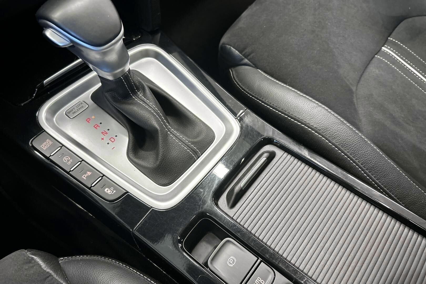 Kia ProCeed iso kuva 19