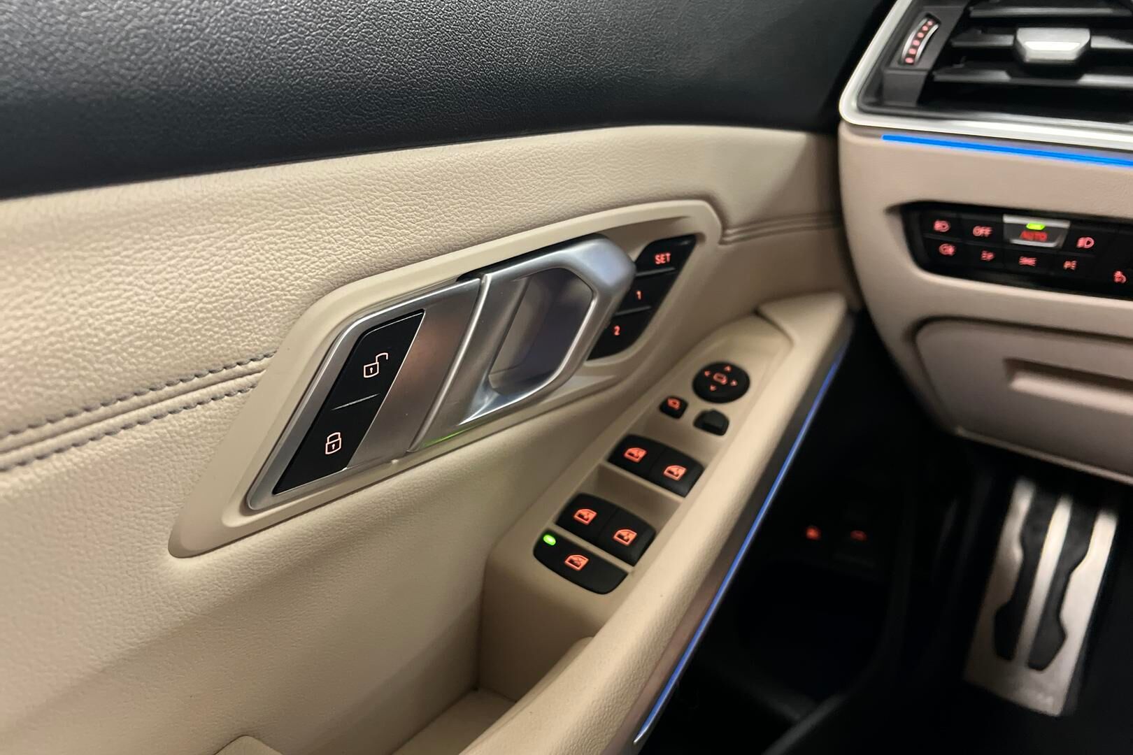 BMW 3-sarja iso kuva 17