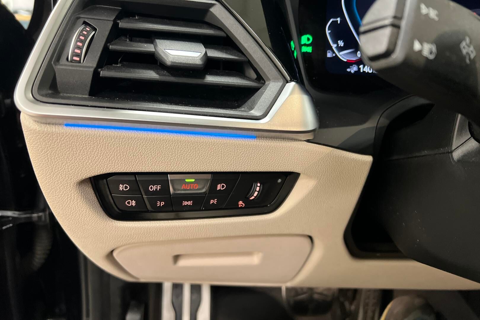 BMW 3-sarja iso kuva 18