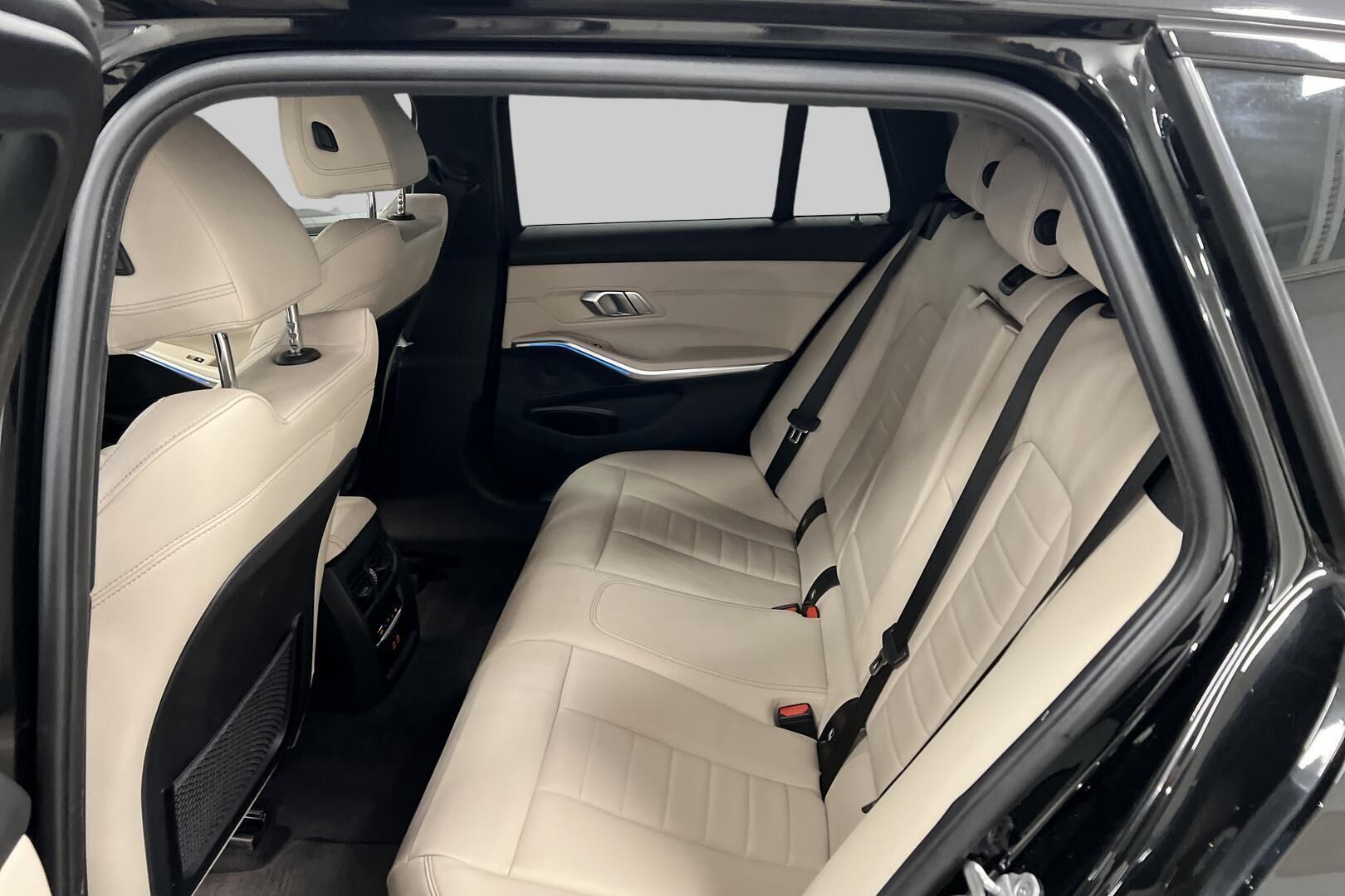 BMW 3-sarja iso kuva 8