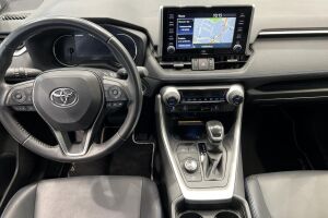 TOYOTA RAV4 esikatselu 5