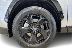 TOYOTA RAV4 esikatselu 7