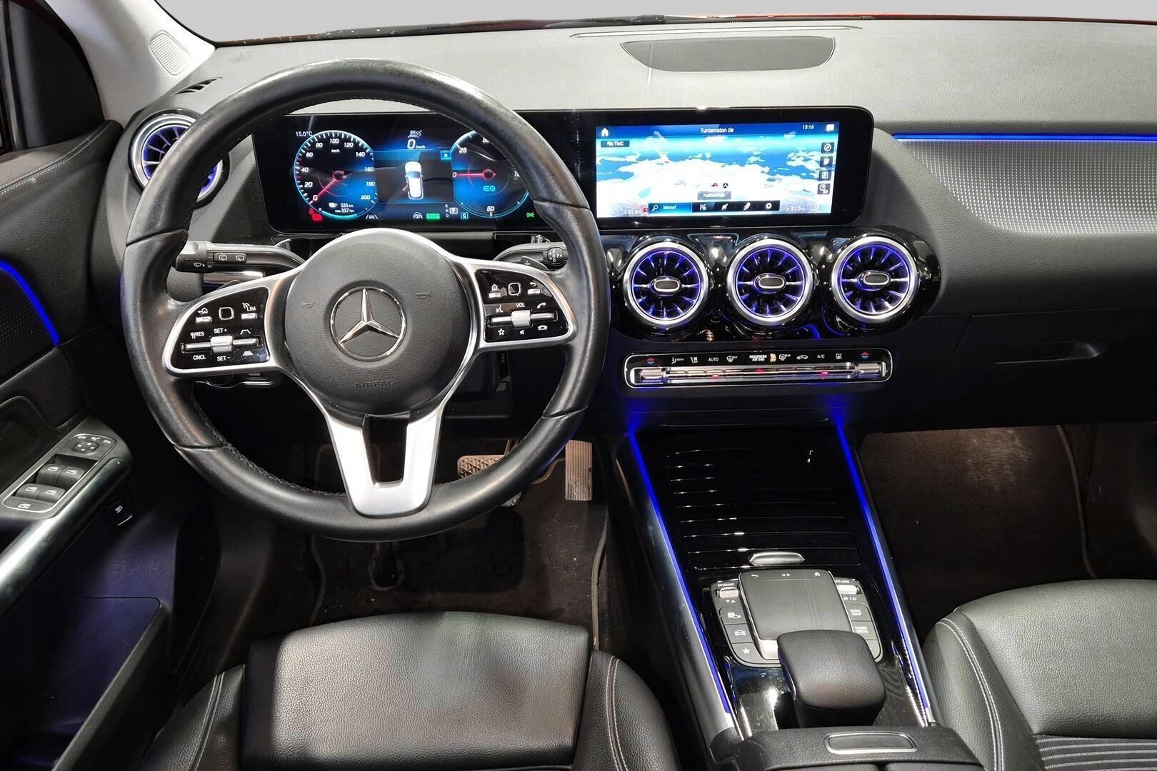 MERCEDES-BENZ EQA iso kuva 2