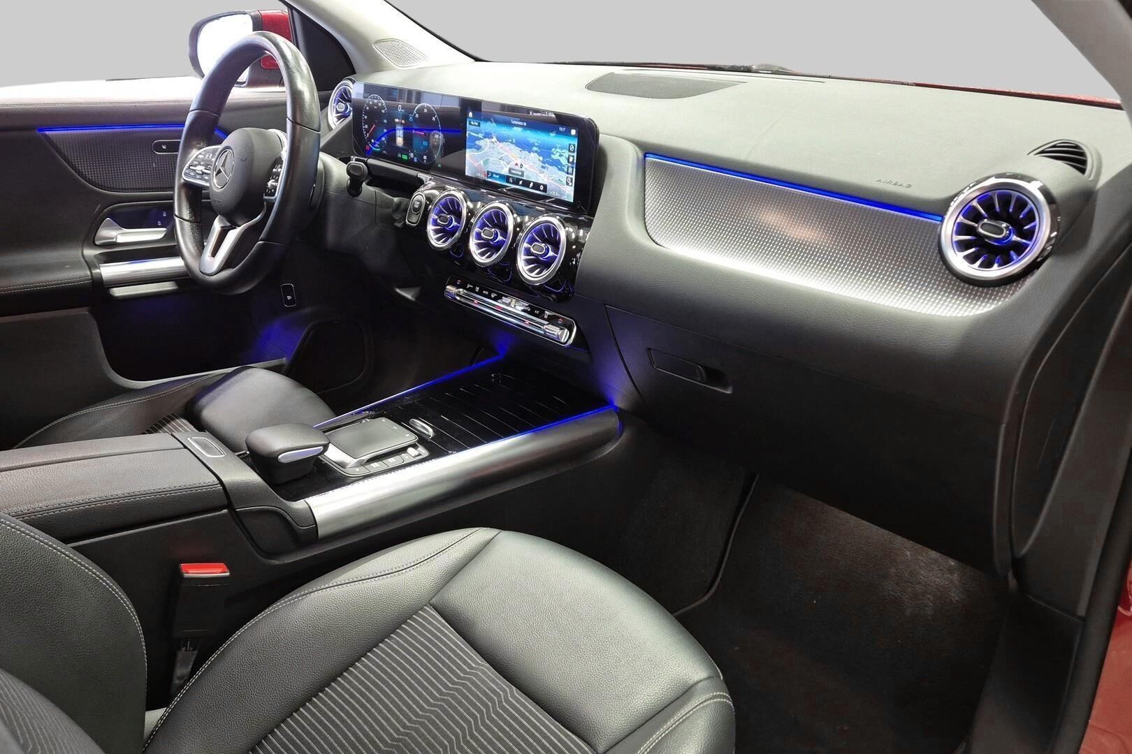 MERCEDES-BENZ EQA iso kuva 5