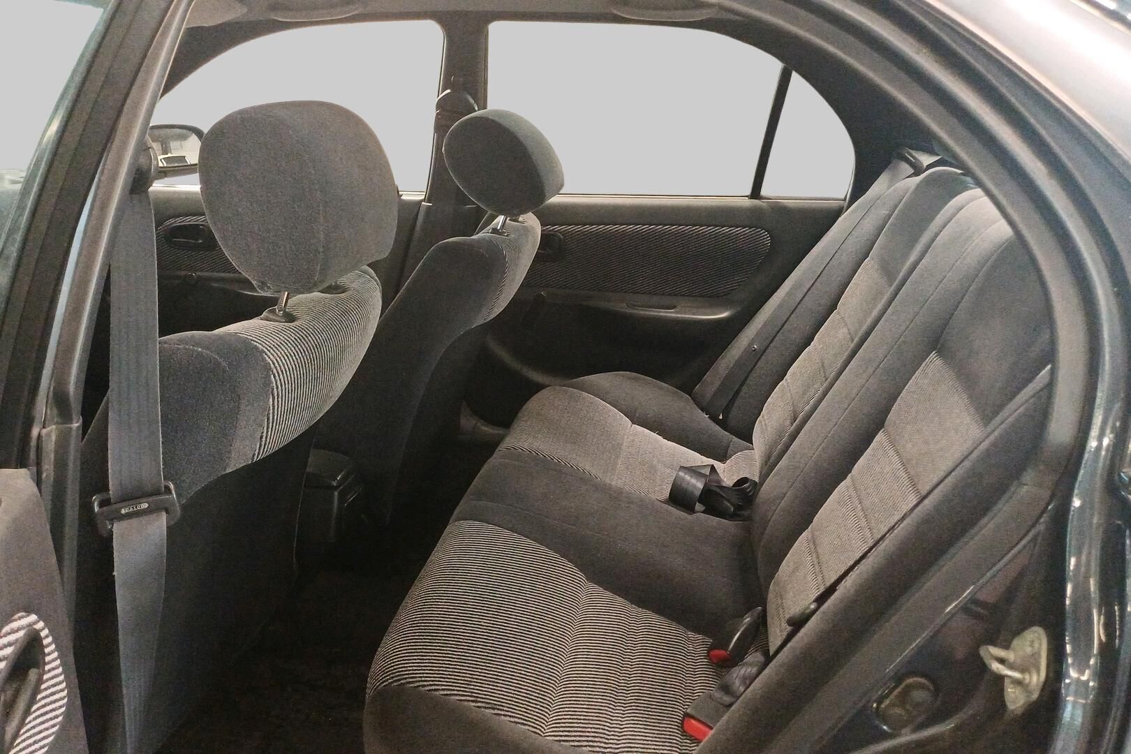 Toyota Corolla iso kuva 9