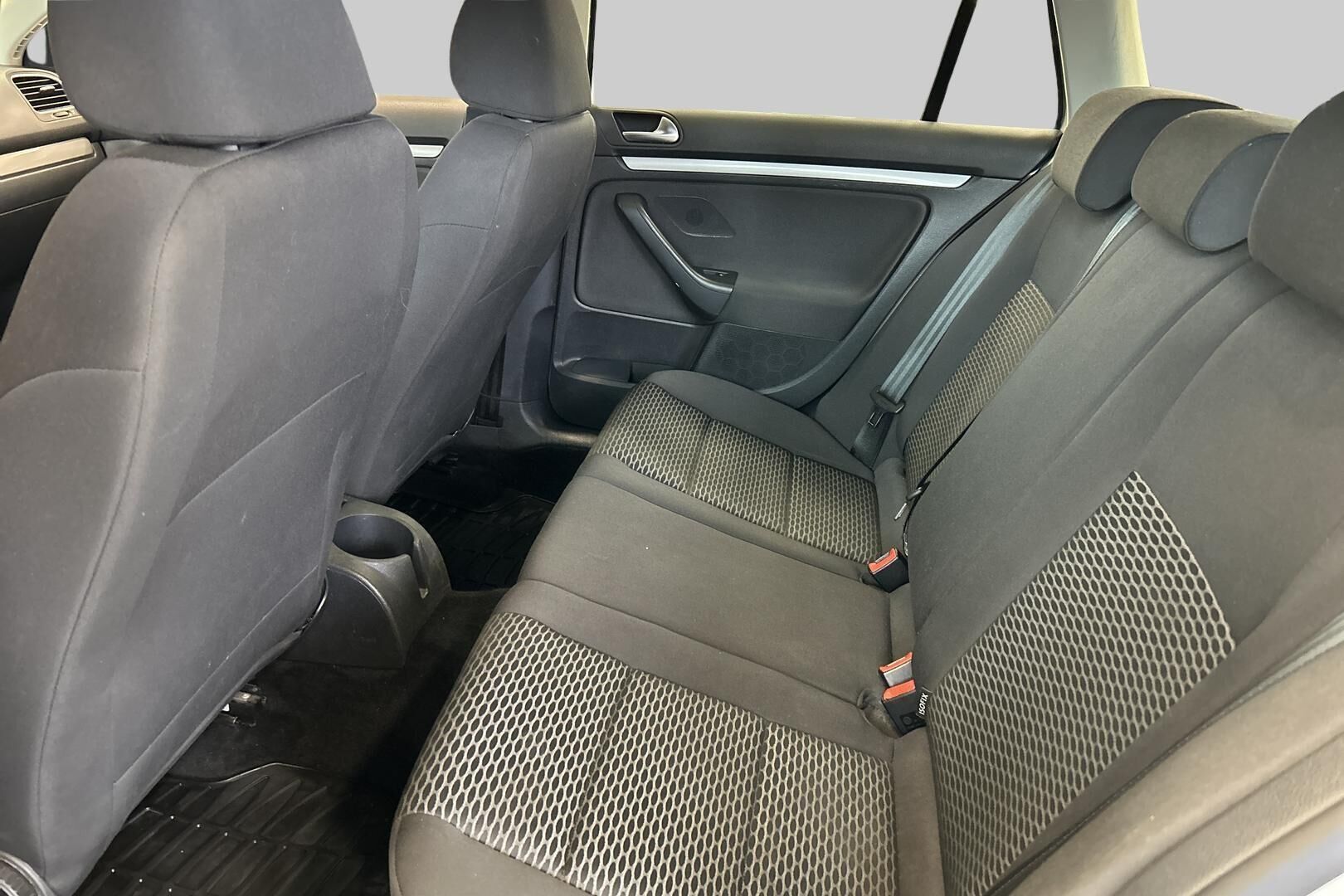 Volkswagen Golf iso kuva 10