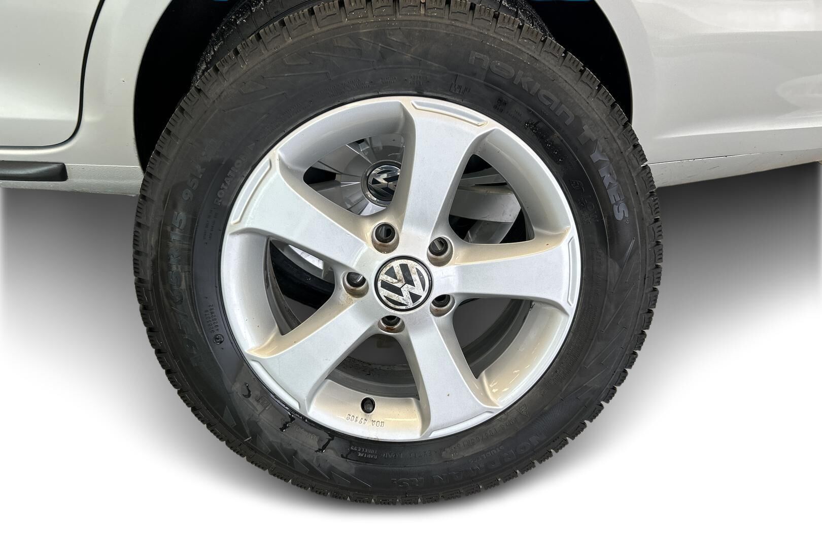 Volkswagen Golf iso kuva 13