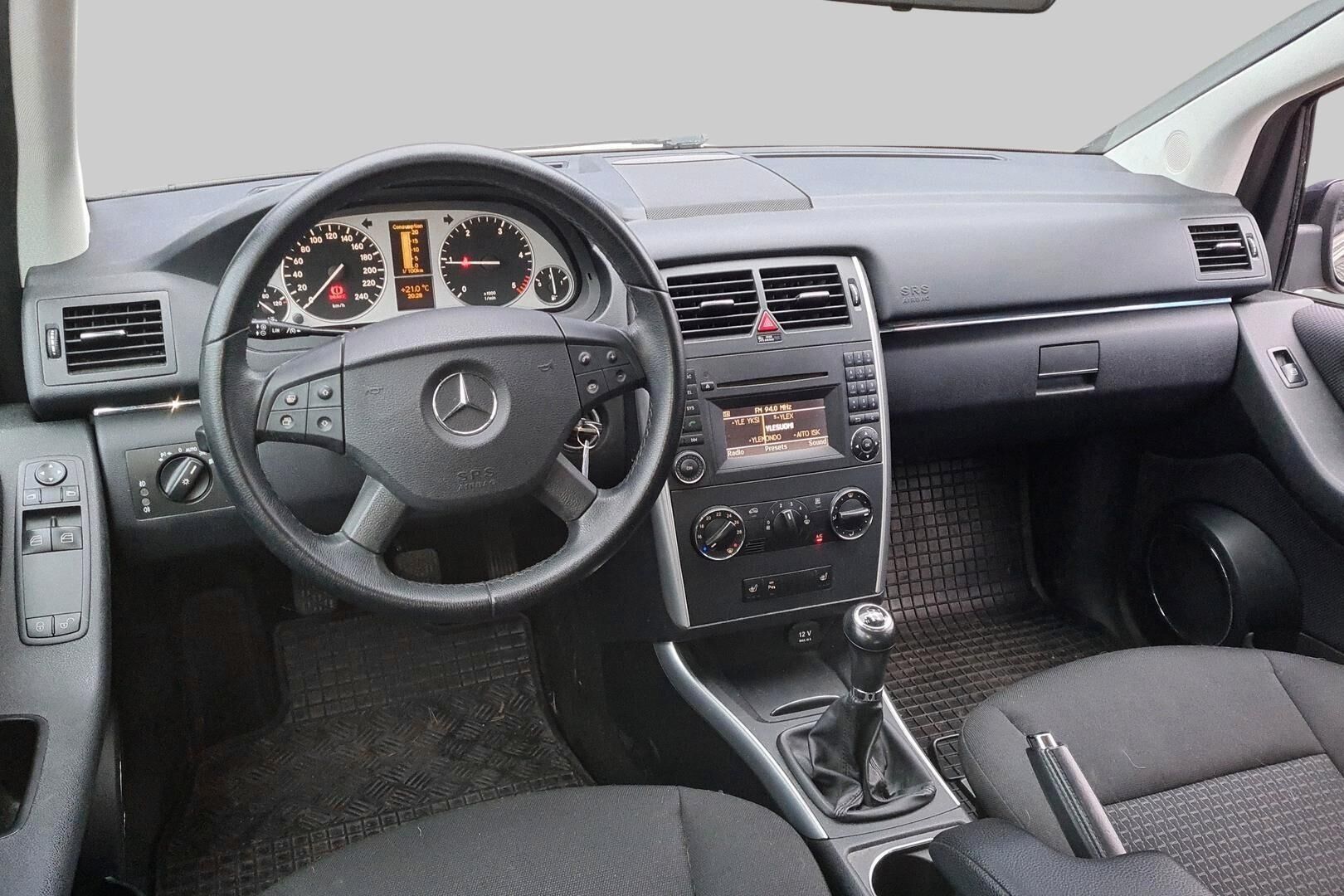 Mercedes-Benz B iso kuva 1