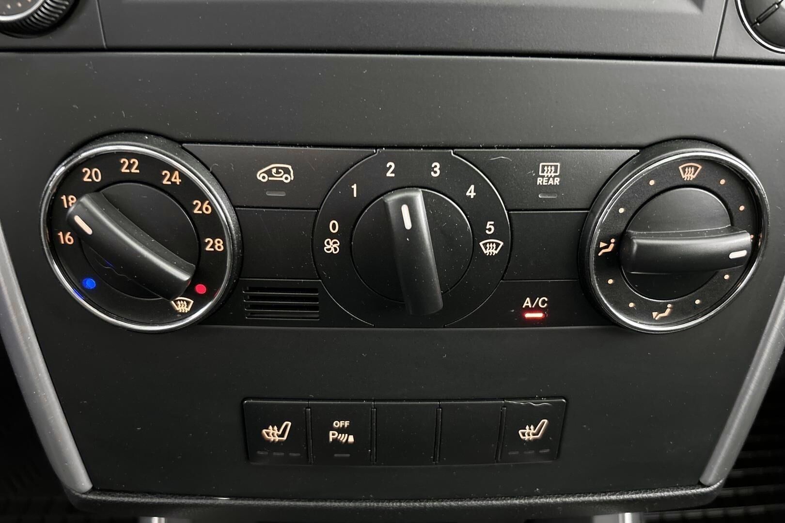 Mercedes-Benz B iso kuva 16