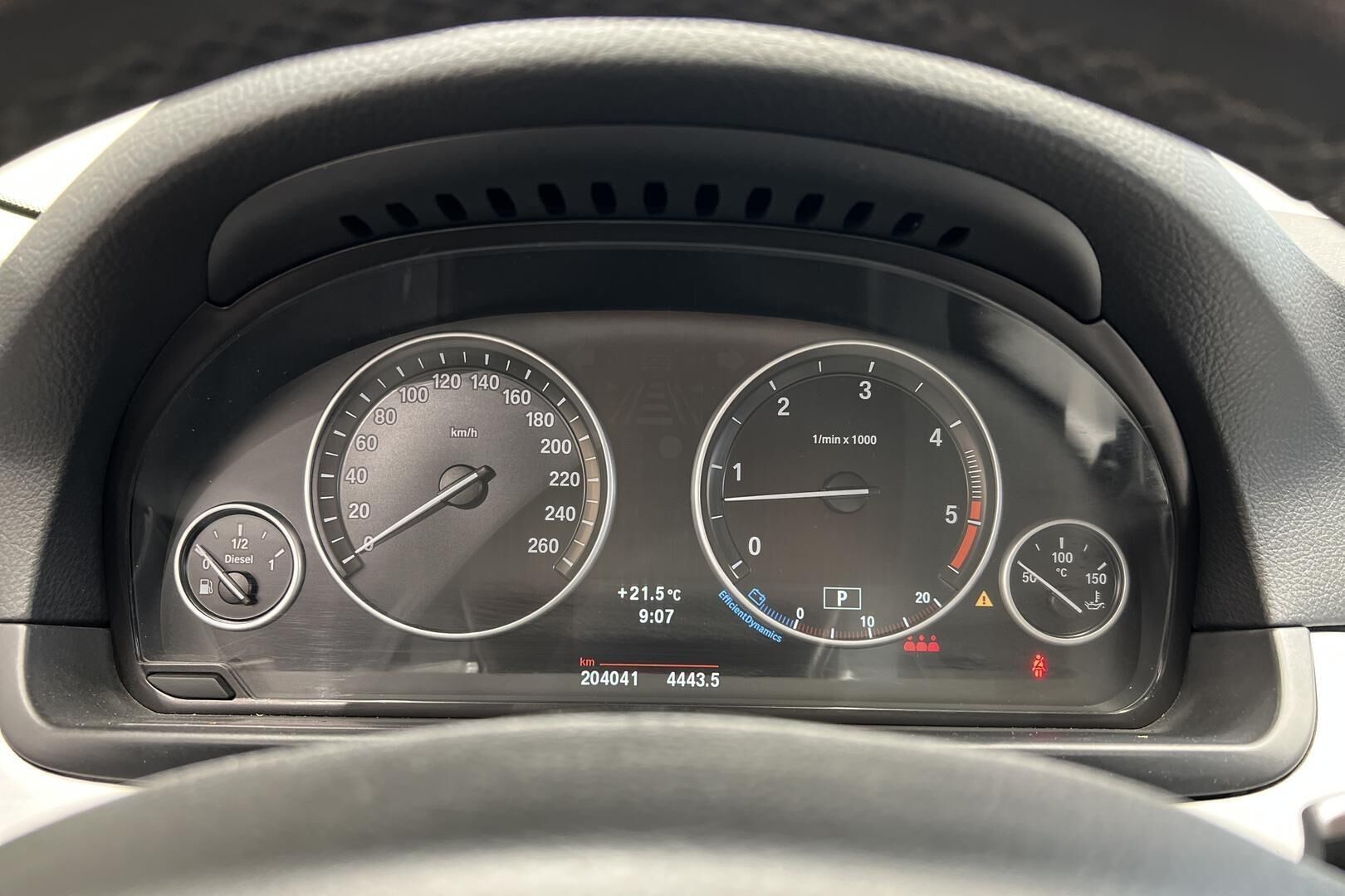 BMW 5-SARJA iso kuva 14