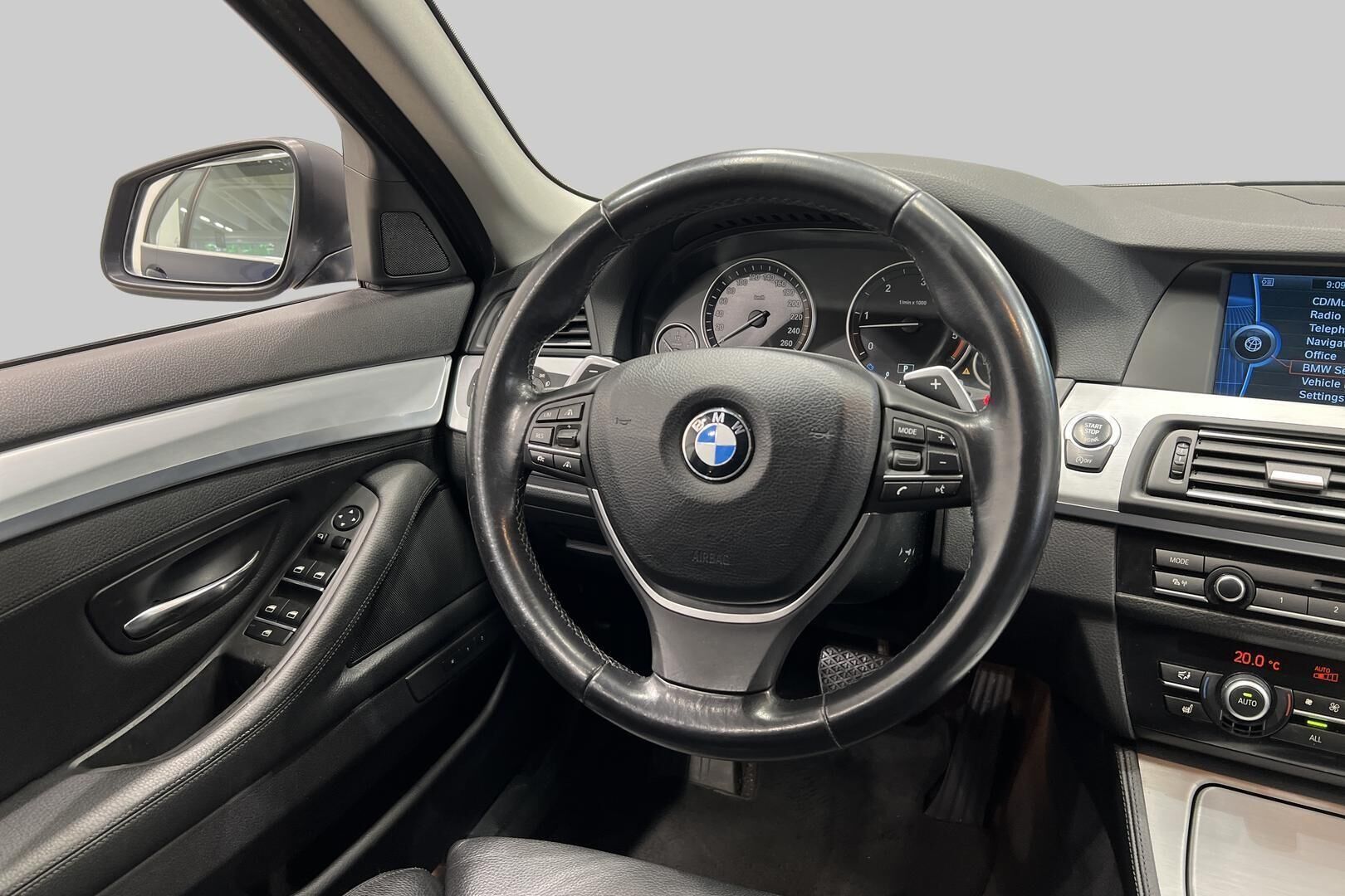BMW 5-SARJA iso kuva 29
