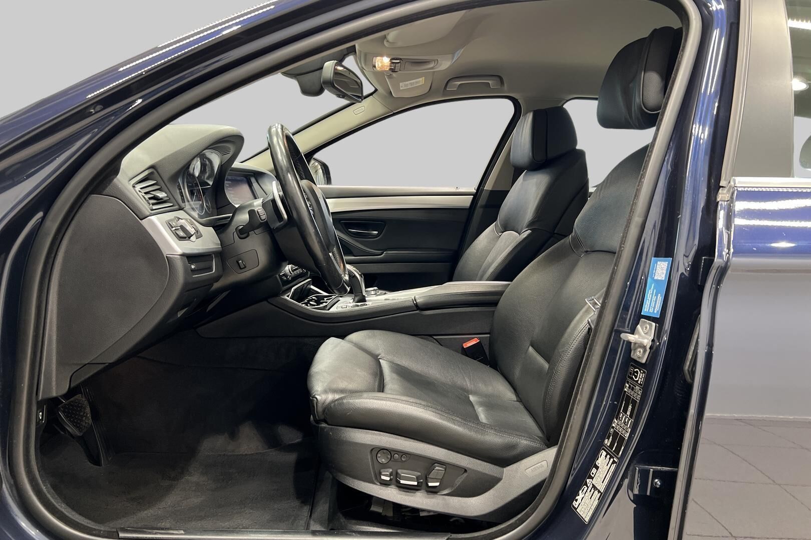 BMW 5-SARJA iso kuva 9