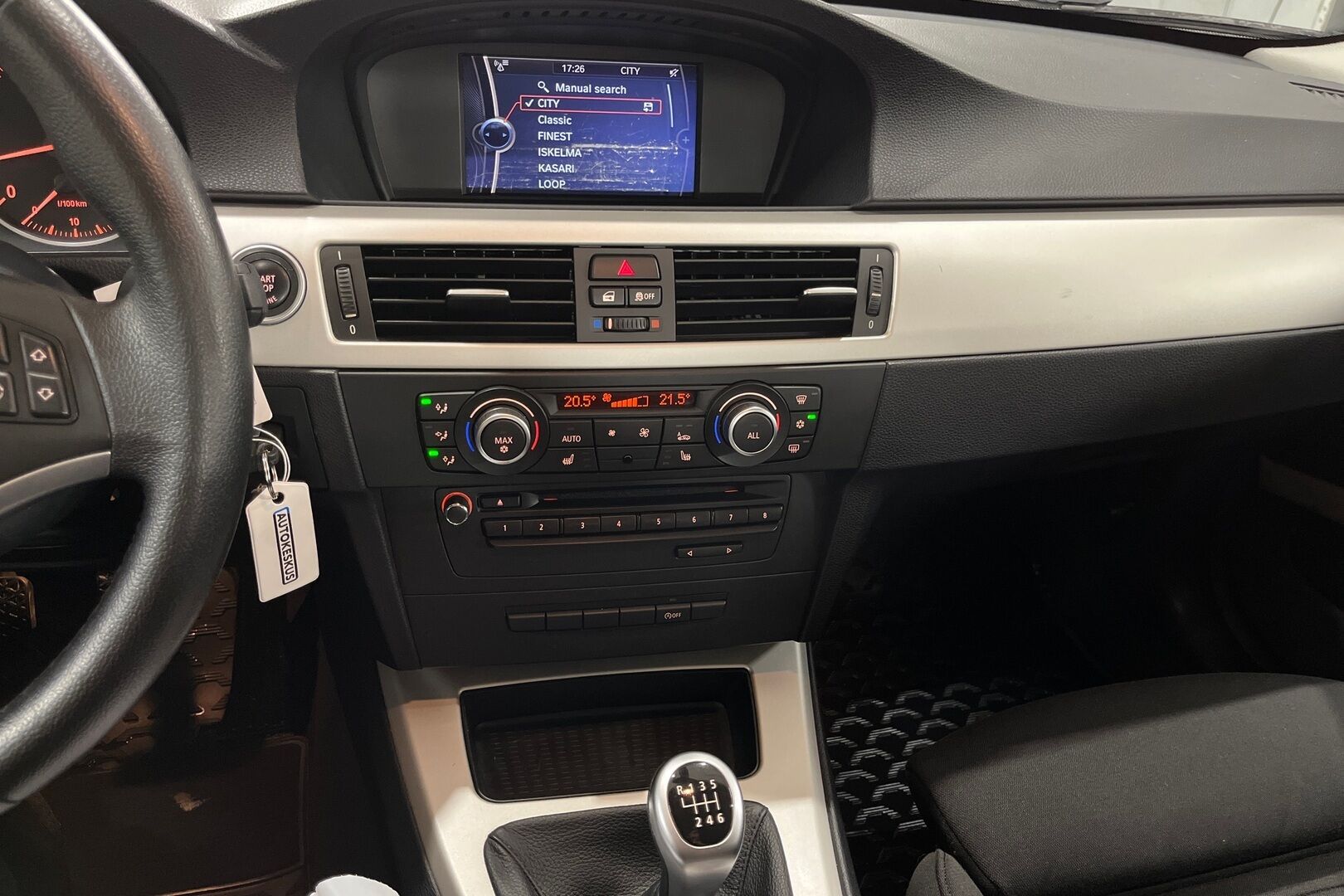BMW 3-sarja iso kuva 13