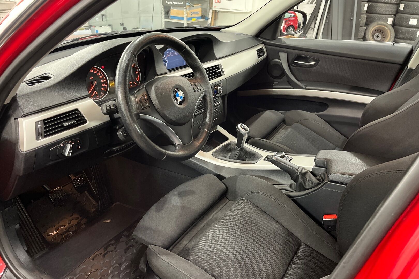 BMW 3-sarja iso kuva 6