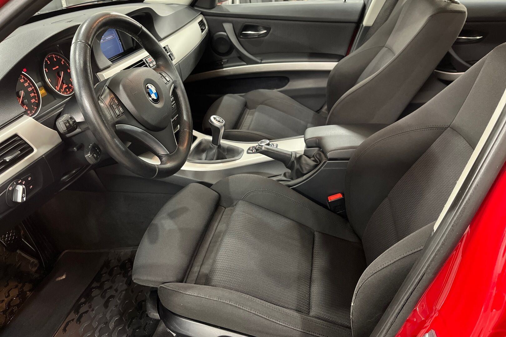 BMW 3-sarja iso kuva 7