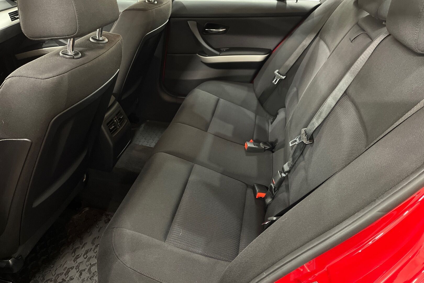 BMW 3-sarja iso kuva 8