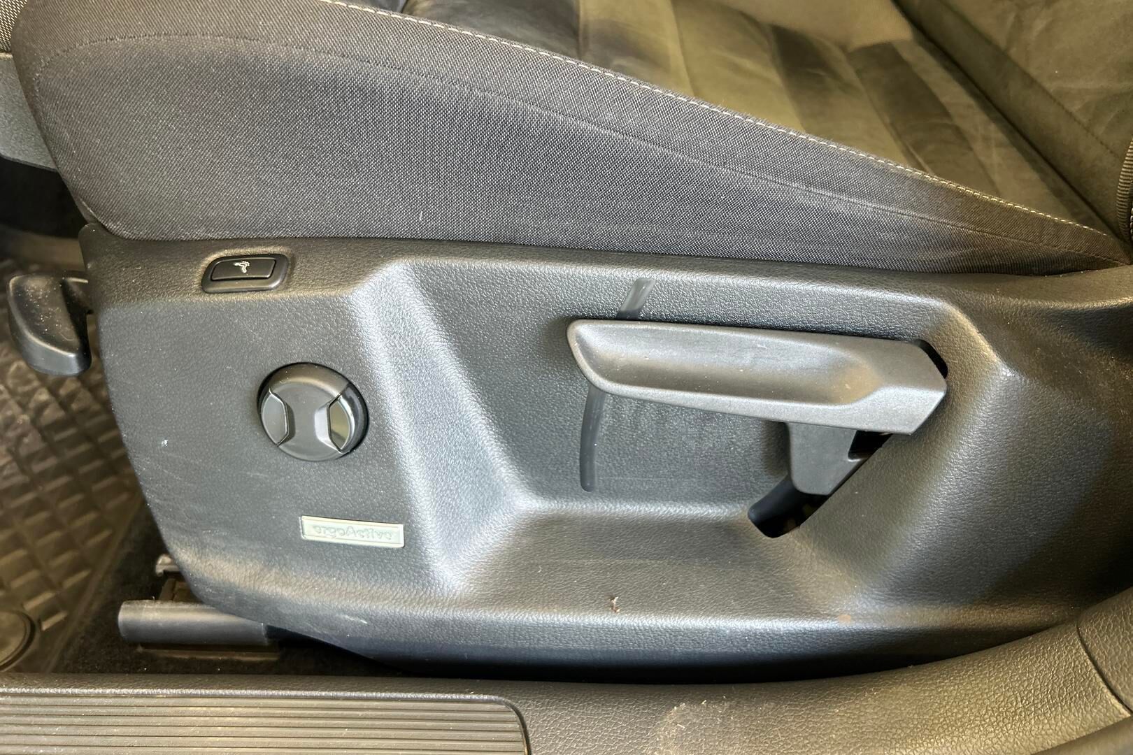 Volkswagen Golf Sportsvan iso kuva 15