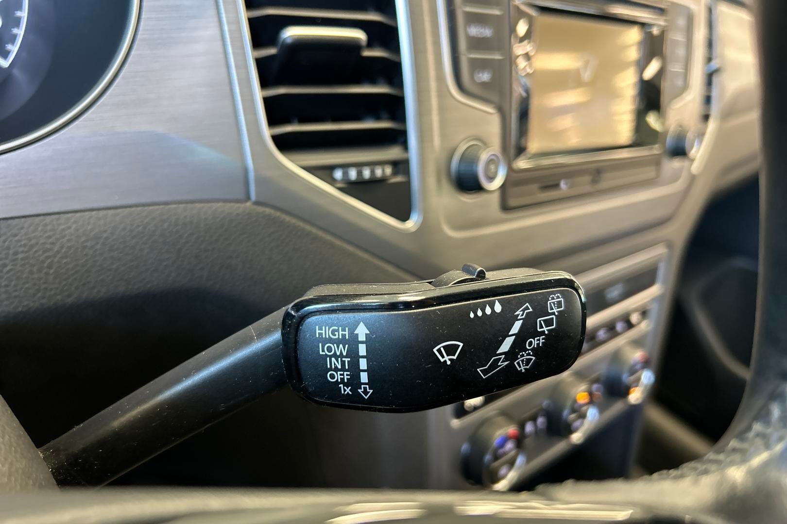 Volkswagen Golf Sportsvan iso kuva 19