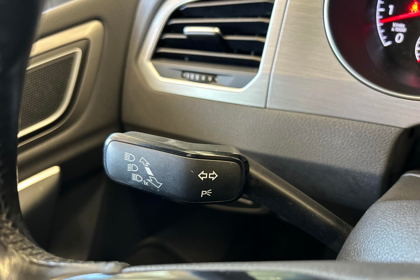 Volkswagen Golf Sportsvan iso kuva 20