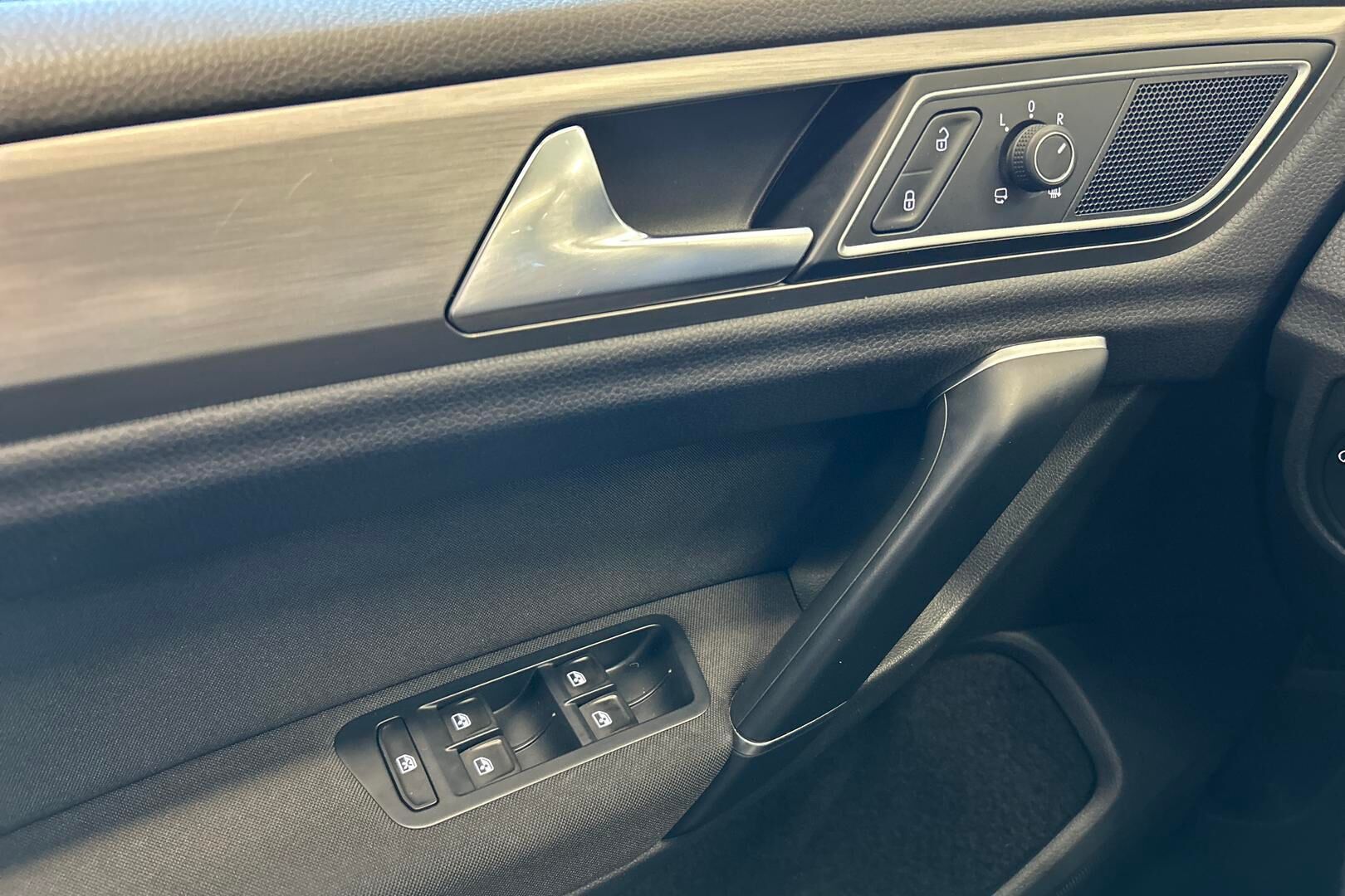 Volkswagen Golf Sportsvan iso kuva 22