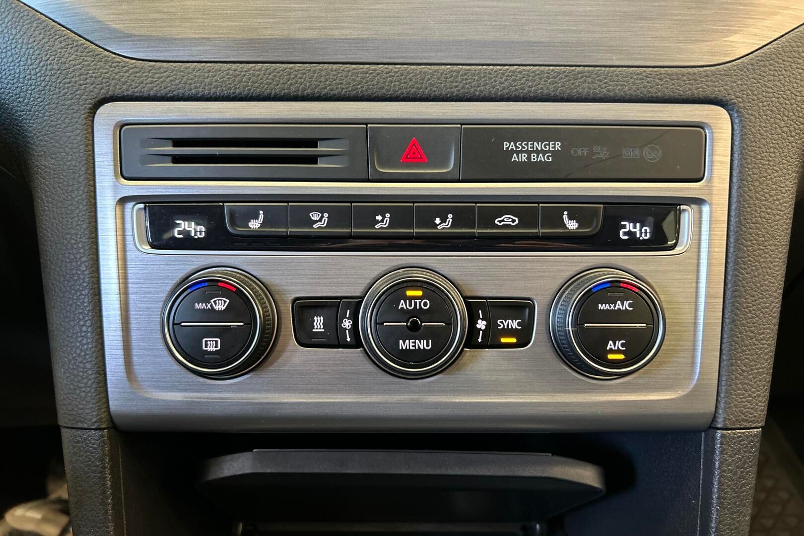 Volkswagen Golf Sportsvan iso kuva 28