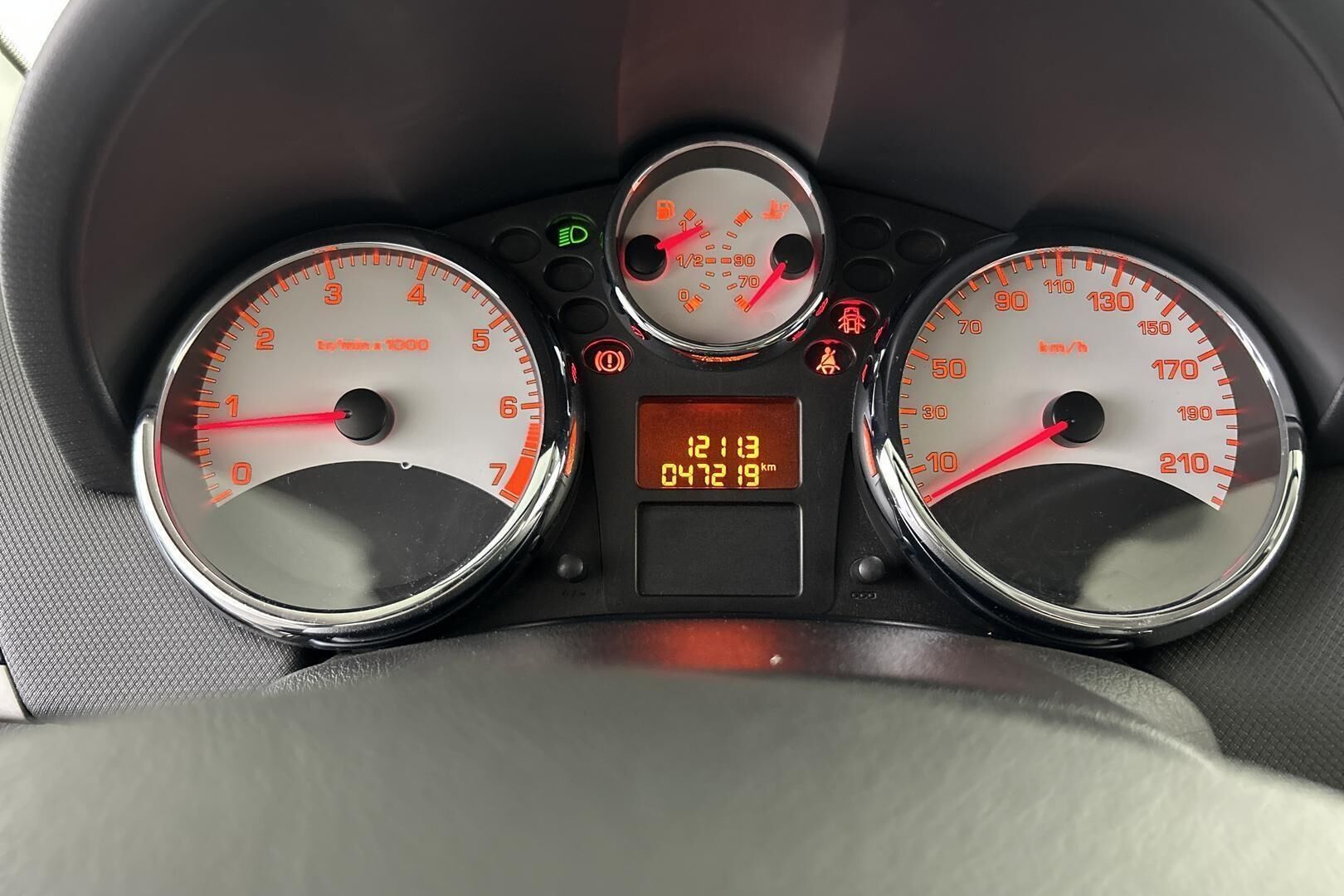 Peugeot 207 iso kuva 15