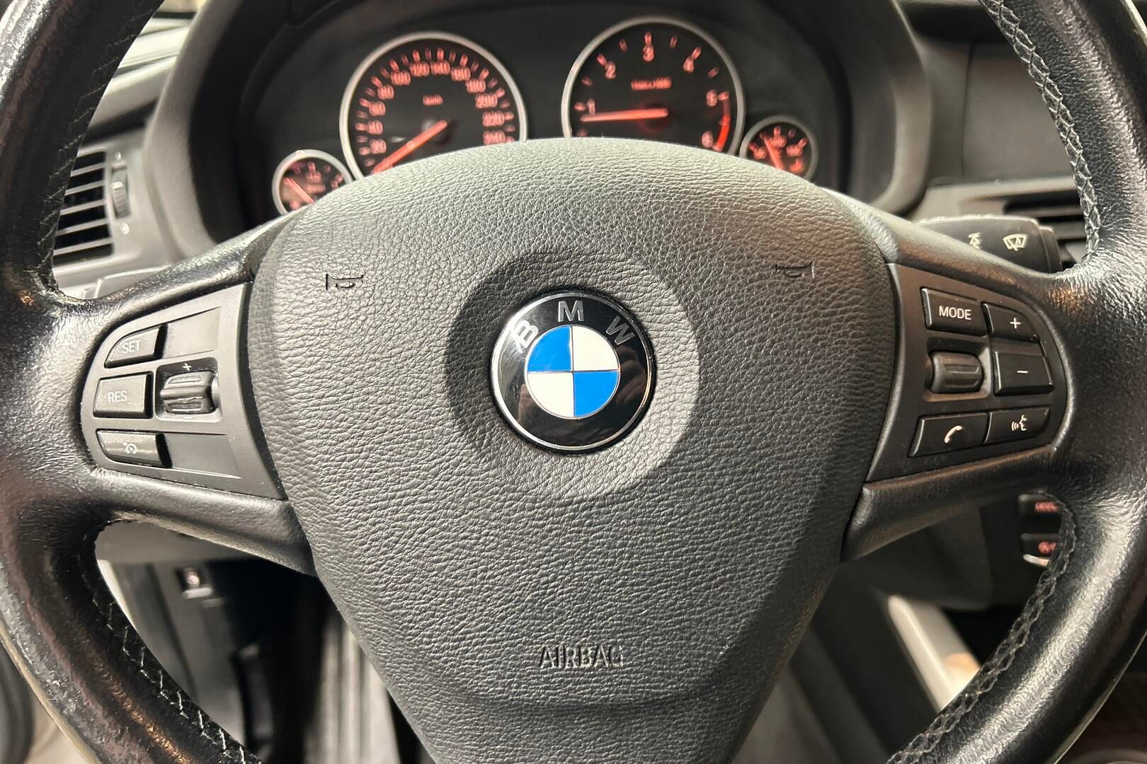 BMW X3 iso kuva 16