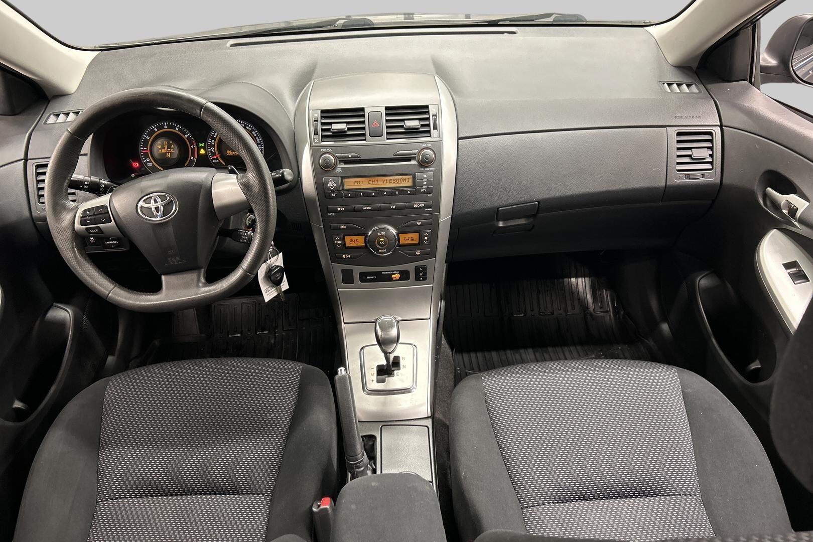 Toyota Corolla iso kuva 10