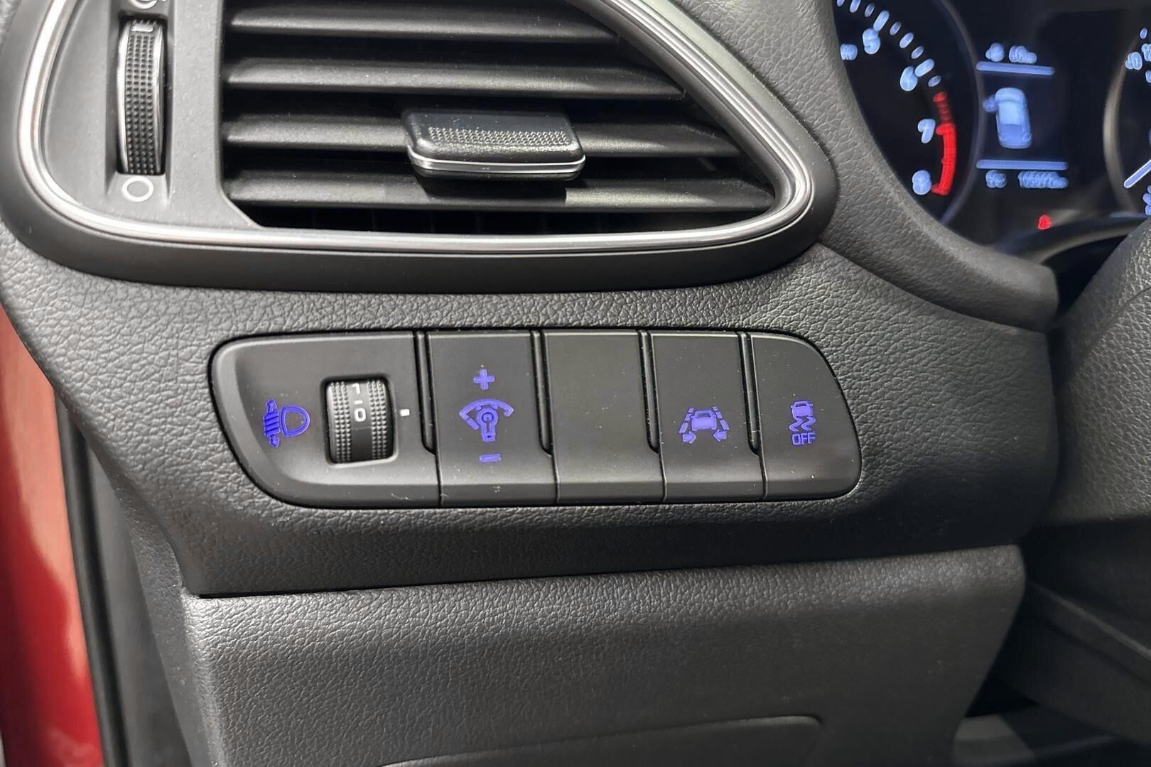 Hyundai i30 Wagon iso kuva 14