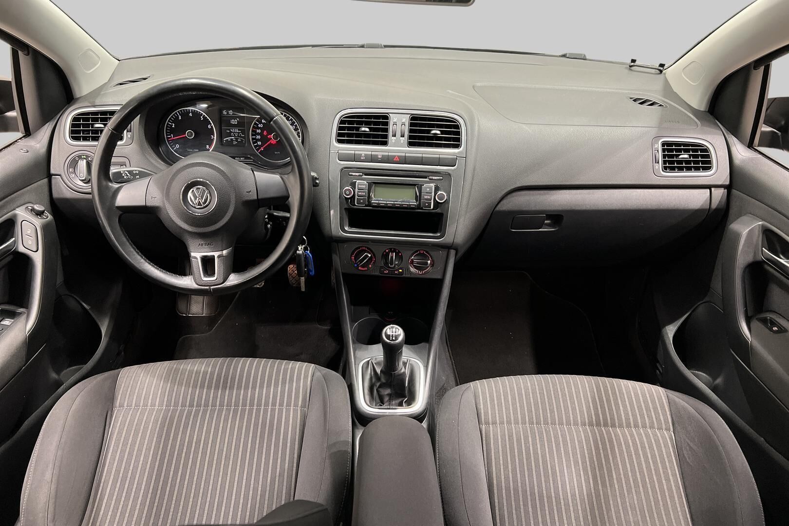 Volkswagen Polo iso kuva 10