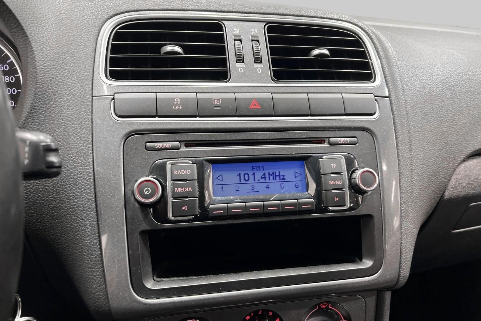 Volkswagen Polo iso kuva 14