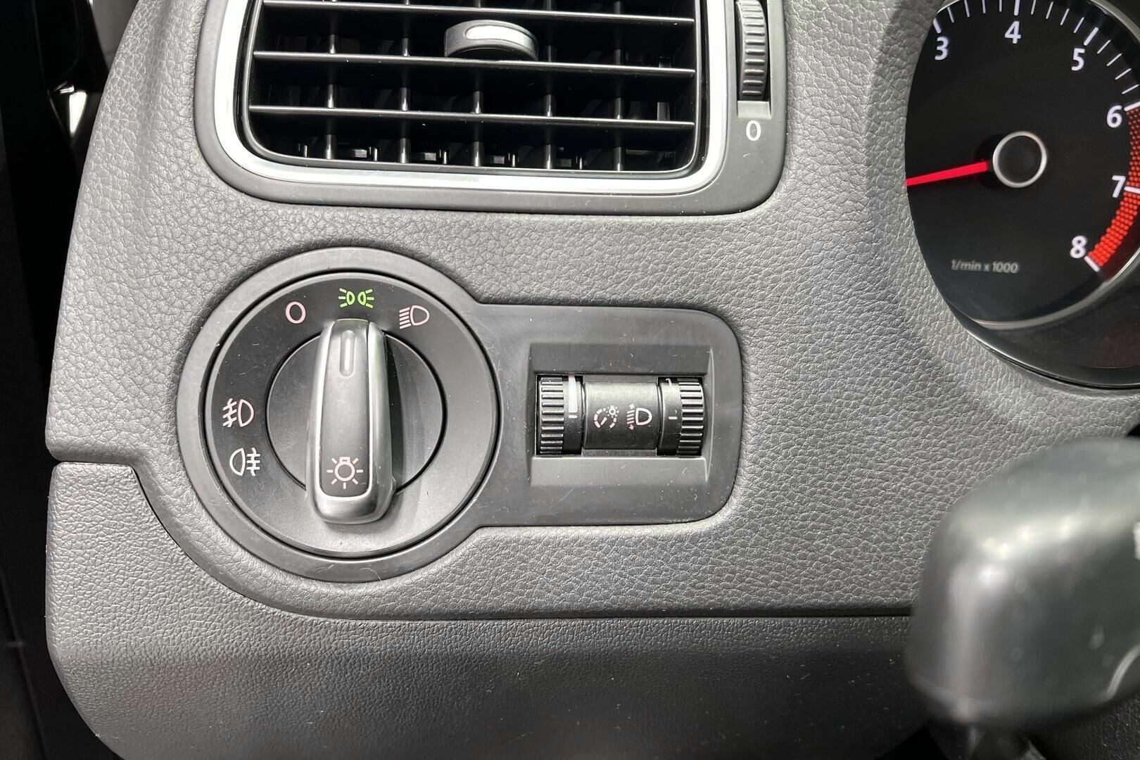 Volkswagen Polo iso kuva 18