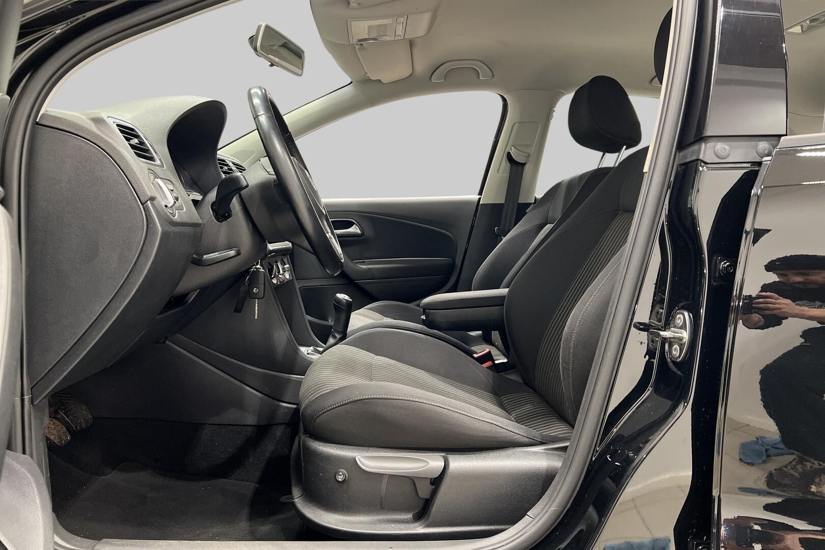 Volkswagen Polo iso kuva 8