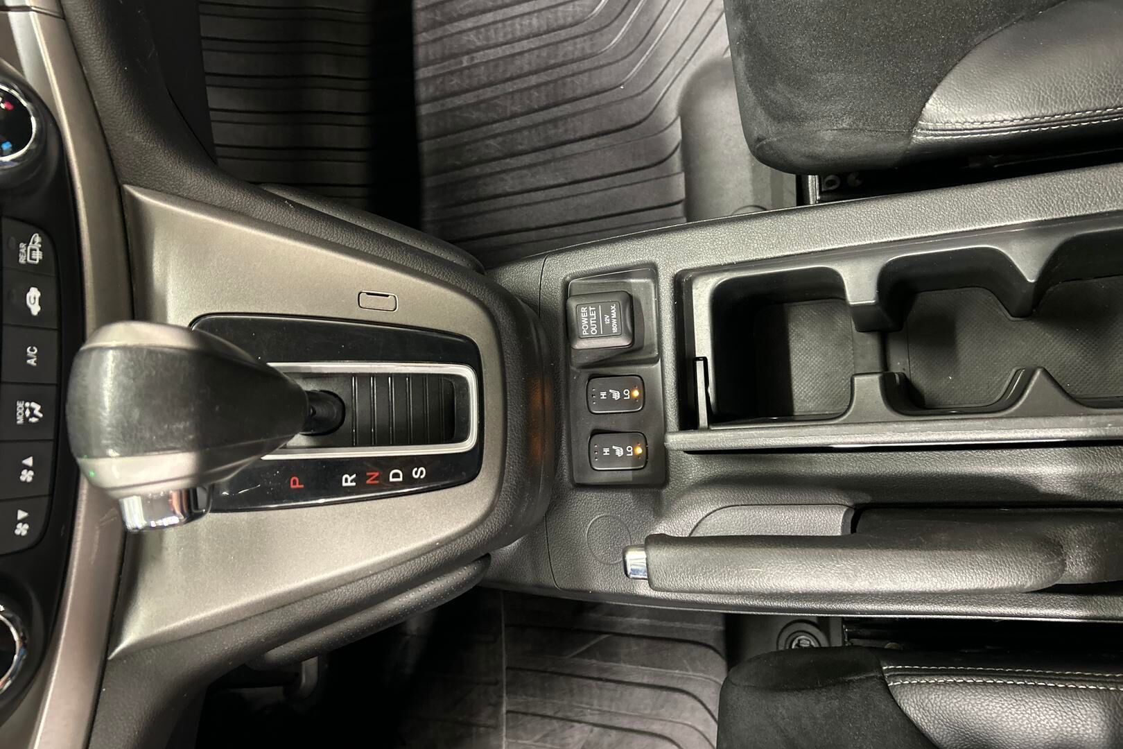 Honda CR-V iso kuva 8