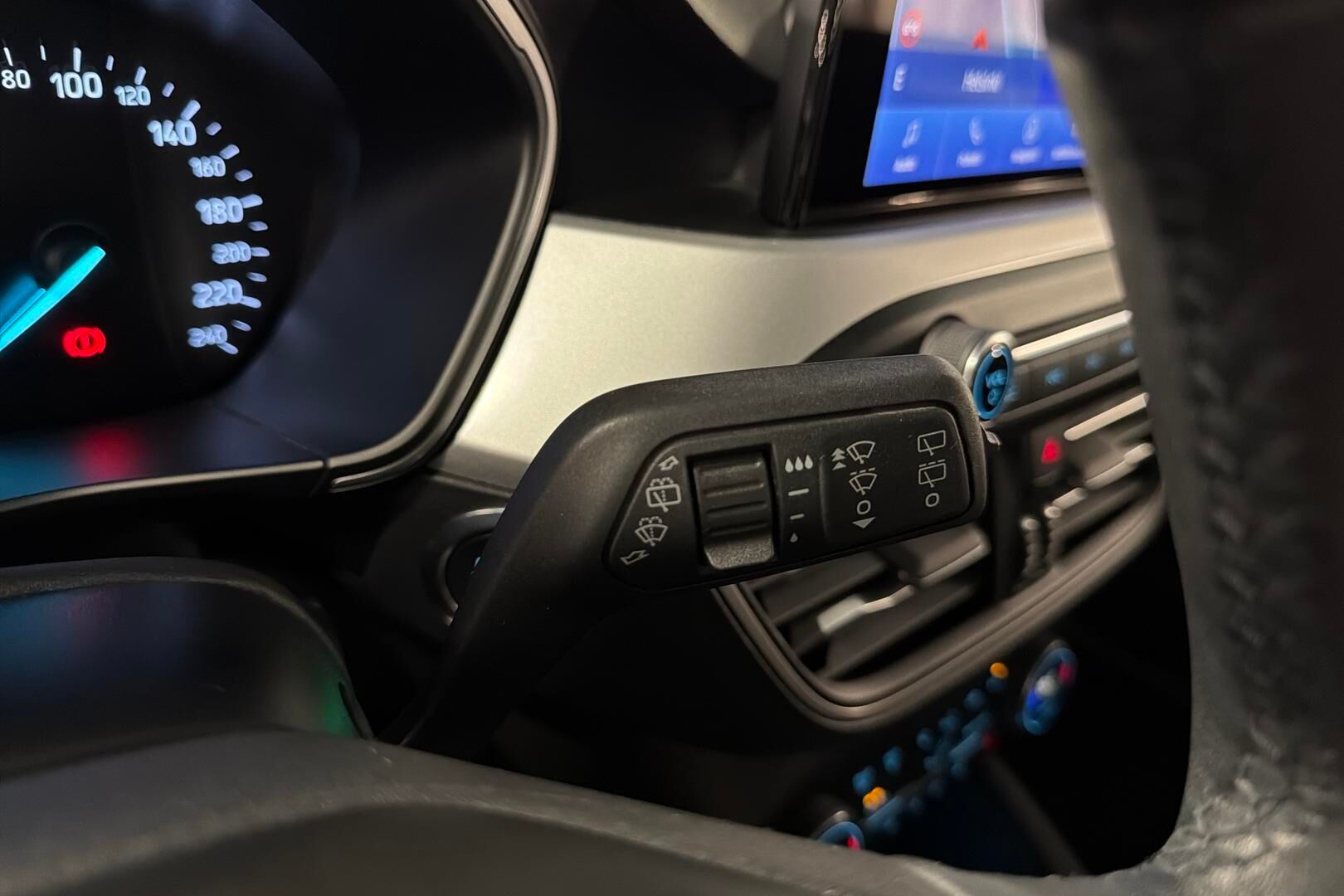 Ford Focus iso kuva 7