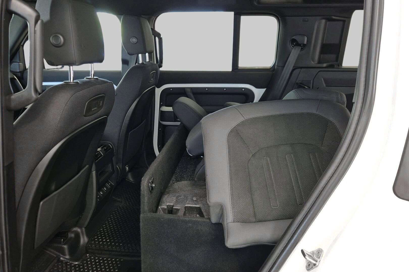 Land Rover Defender iso kuva 10