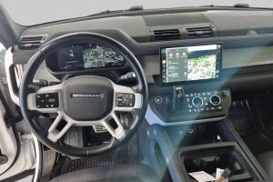 Land Rover Defender esikatselu 11