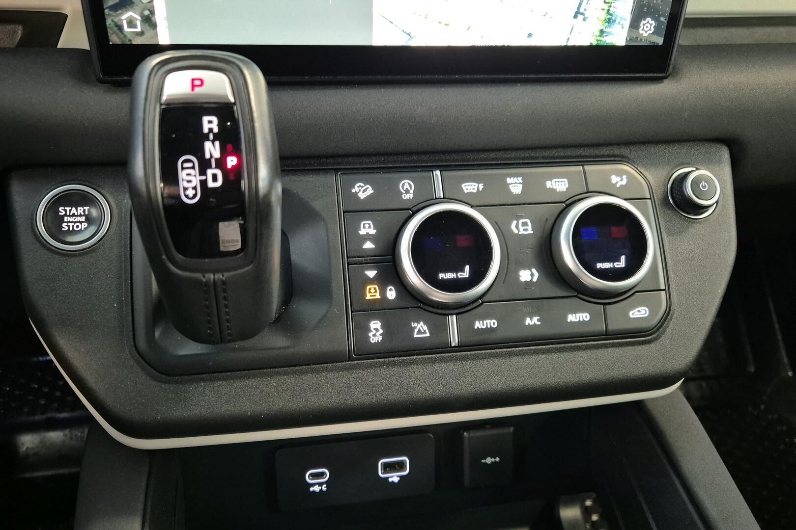 Land Rover Defender iso kuva 16