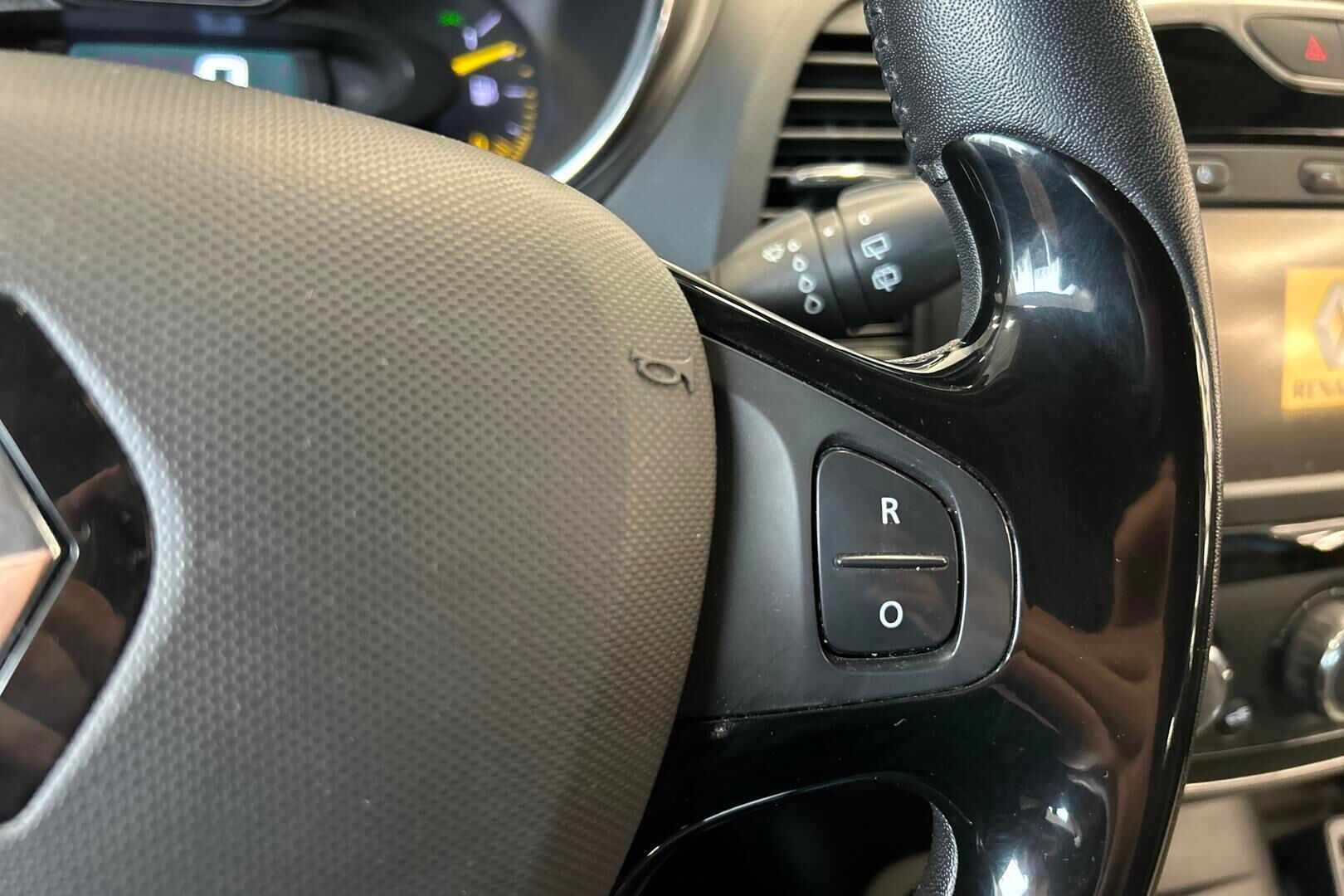 Renault Captur iso kuva 19