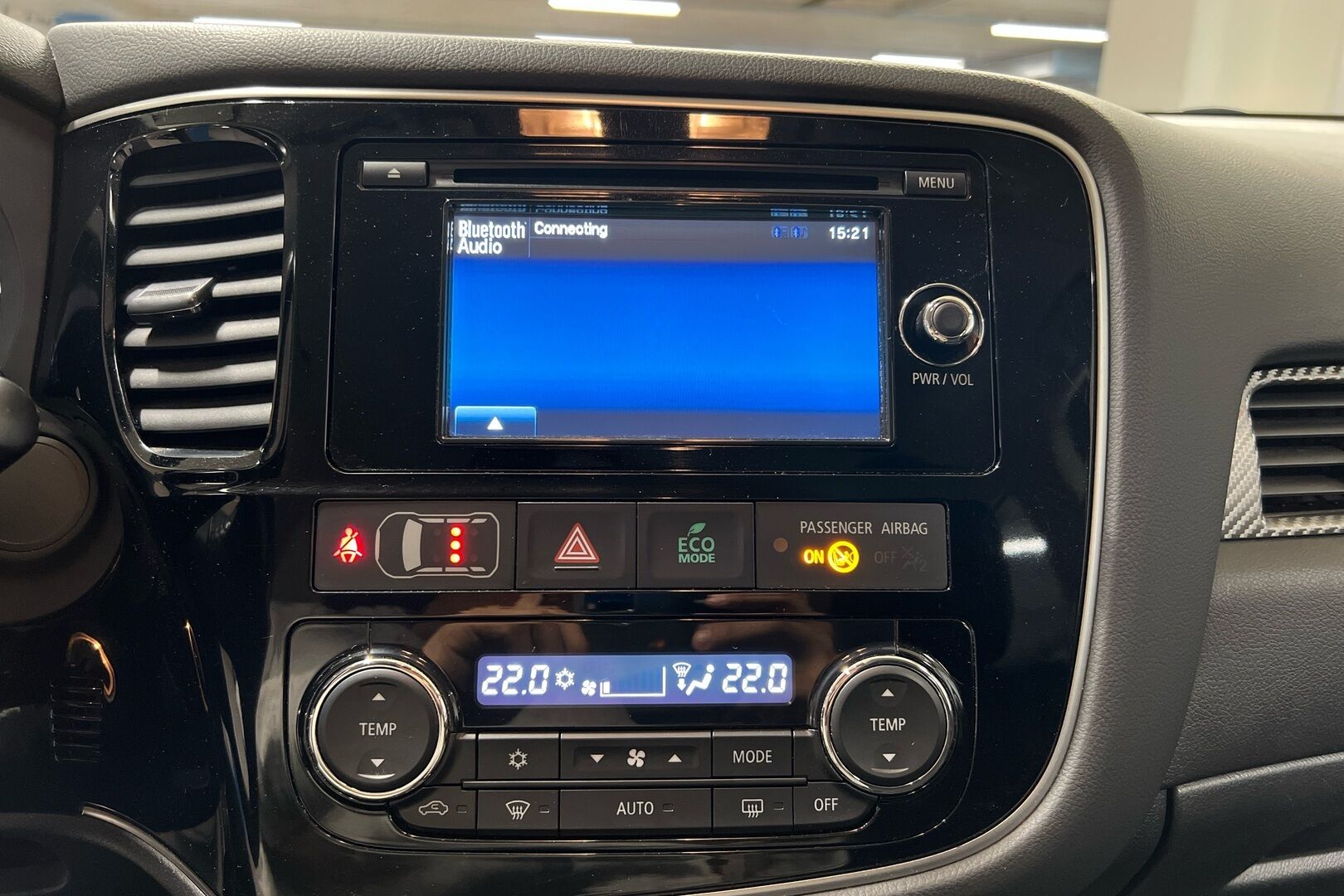 Mitsubishi Outlander iso kuva 13