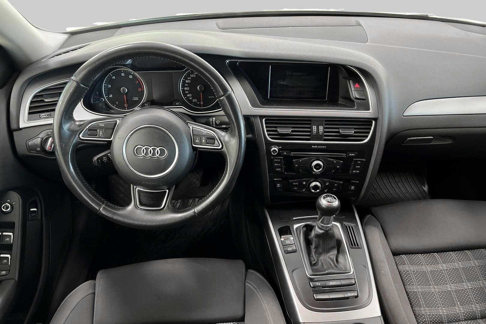 Audi A4 iso kuva 11