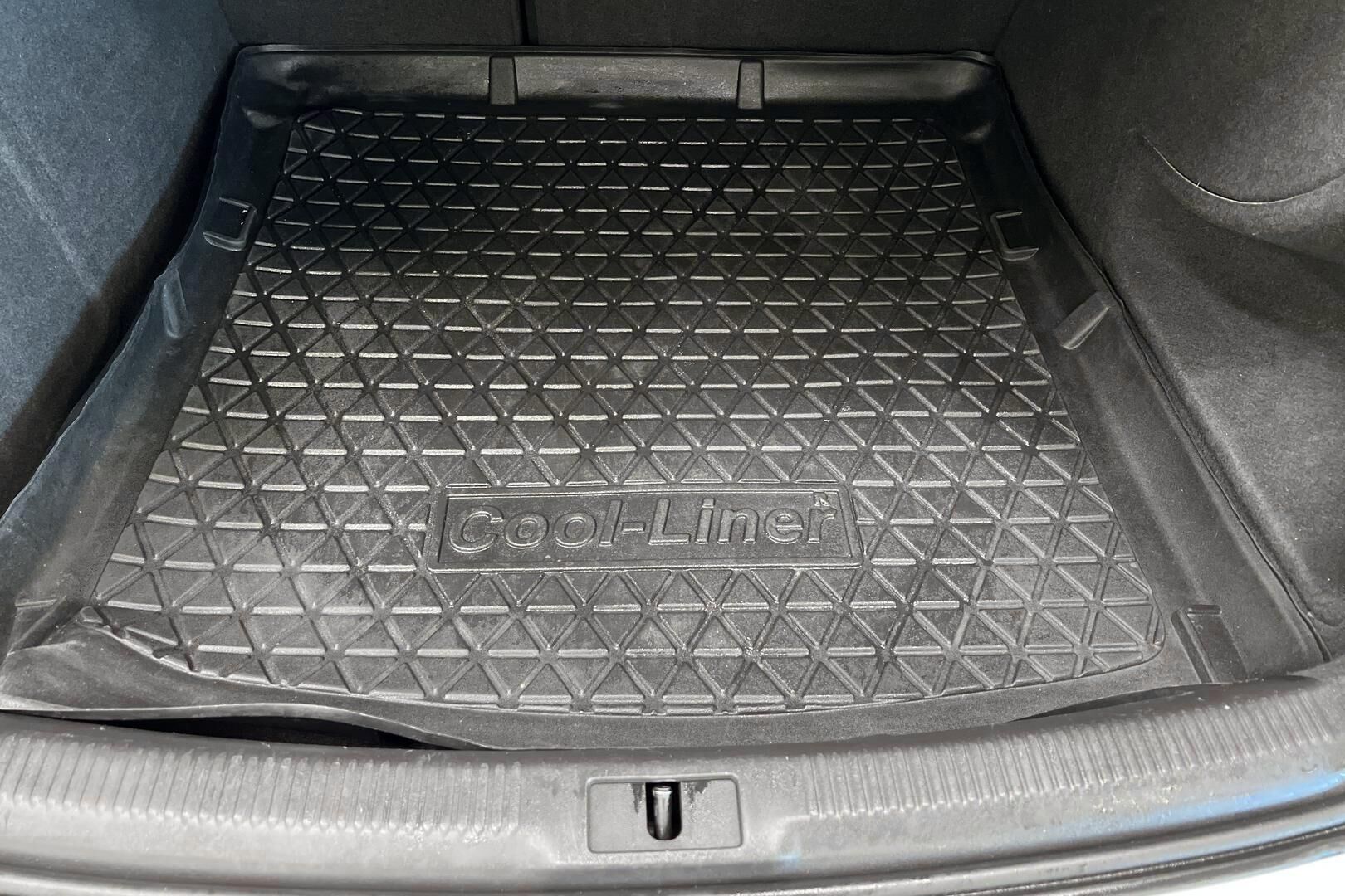 Audi A4 iso kuva 12