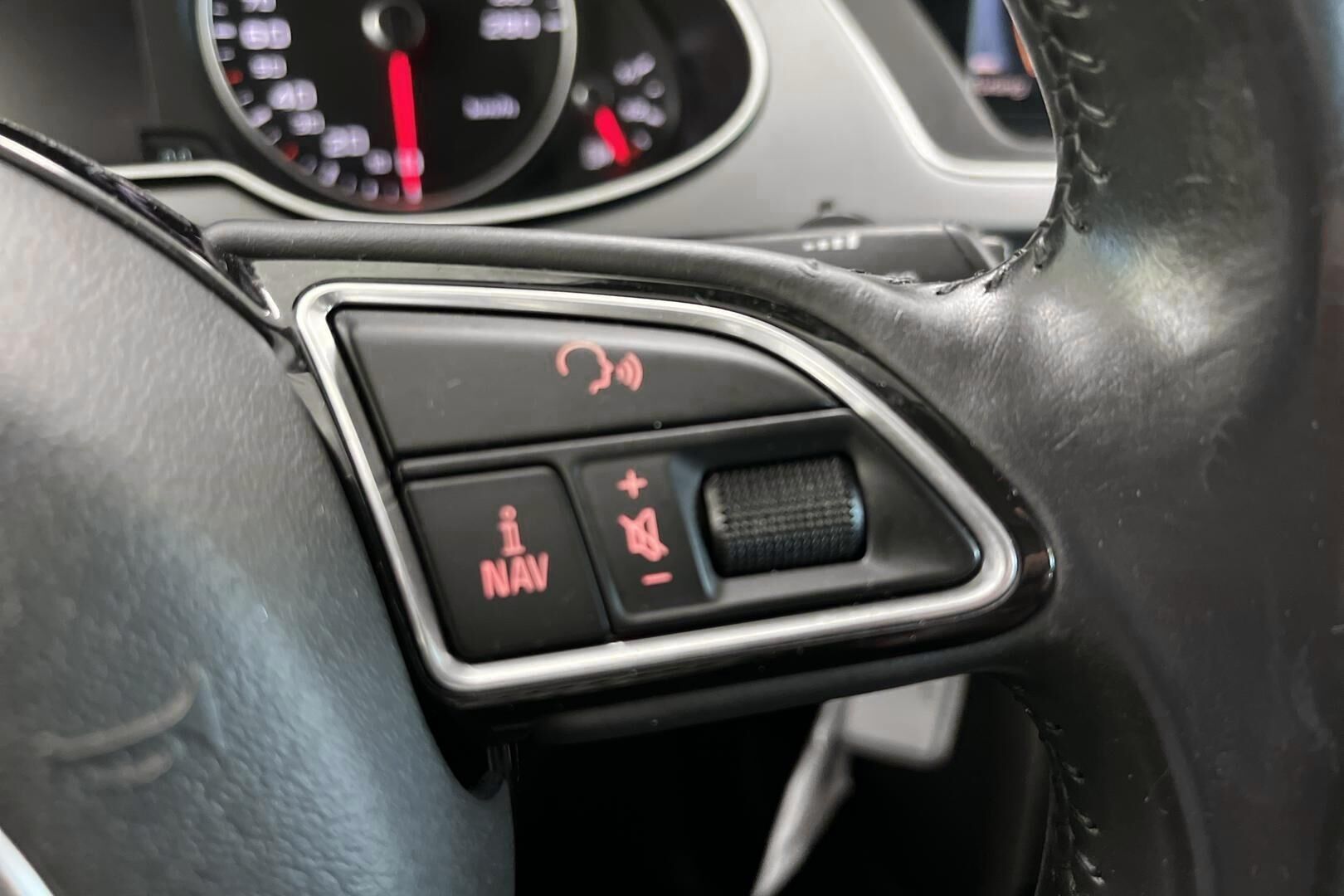 Audi A4 iso kuva 17