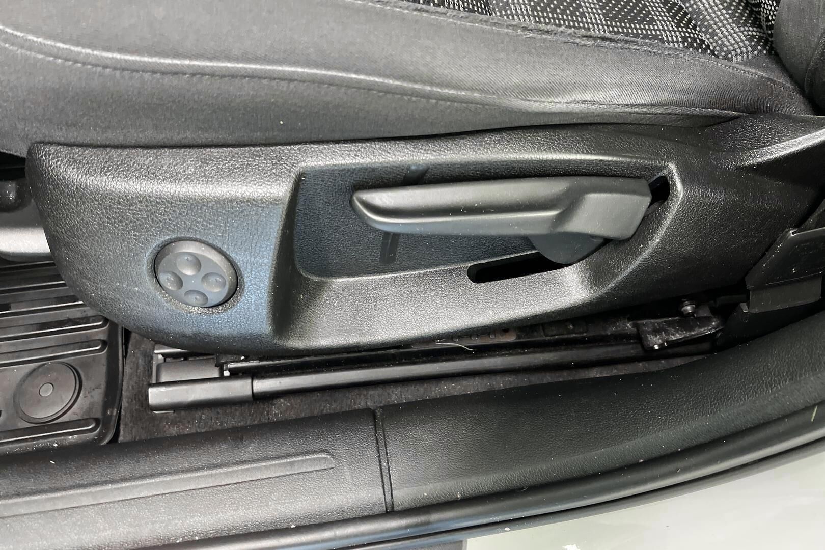 Audi A4 iso kuva 21