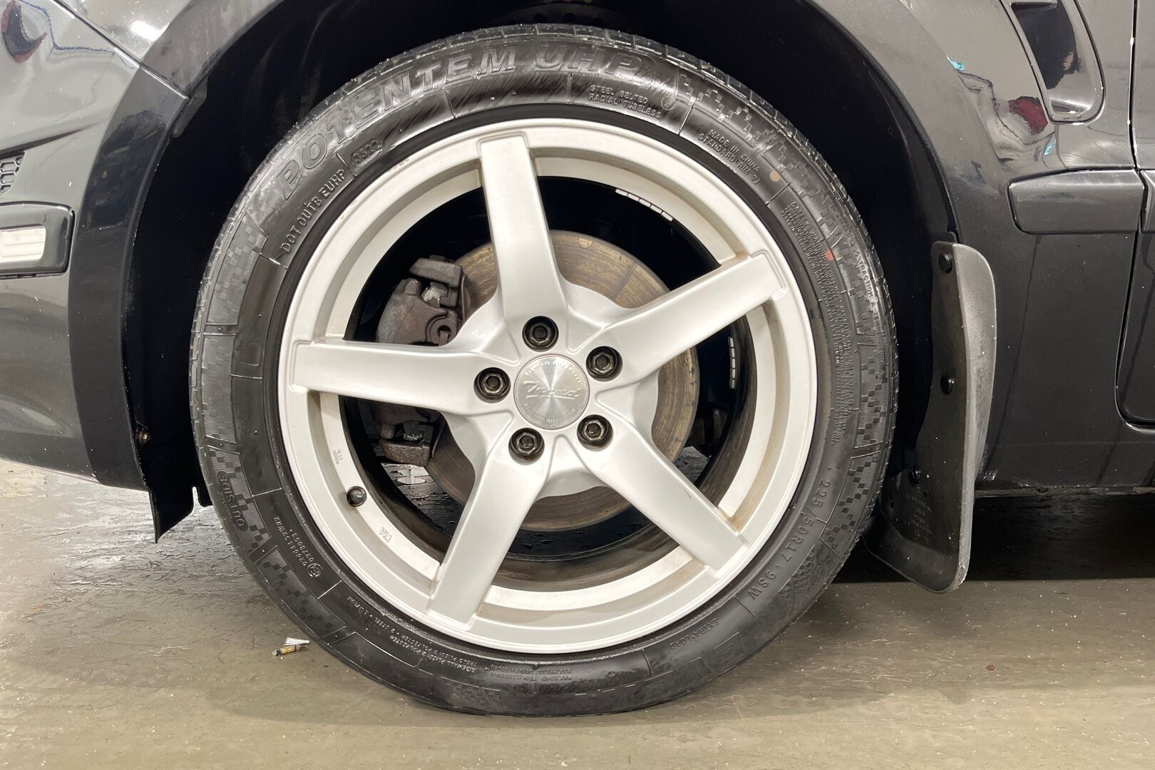 Ford S-Max iso kuva 10