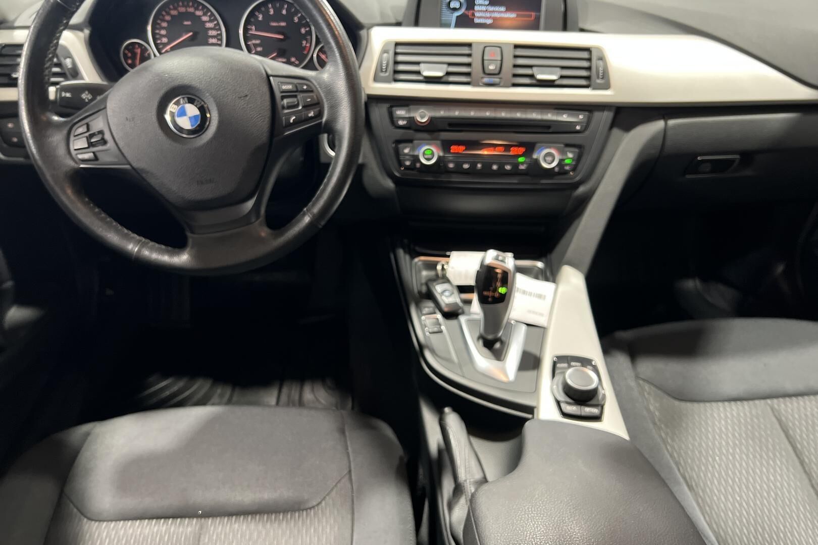 BMW 3-sarja iso kuva 11