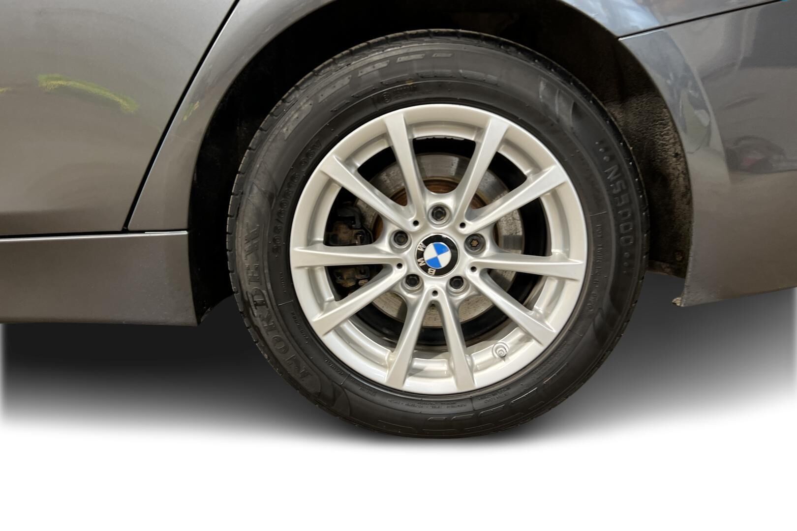 BMW 3-sarja iso kuva 13