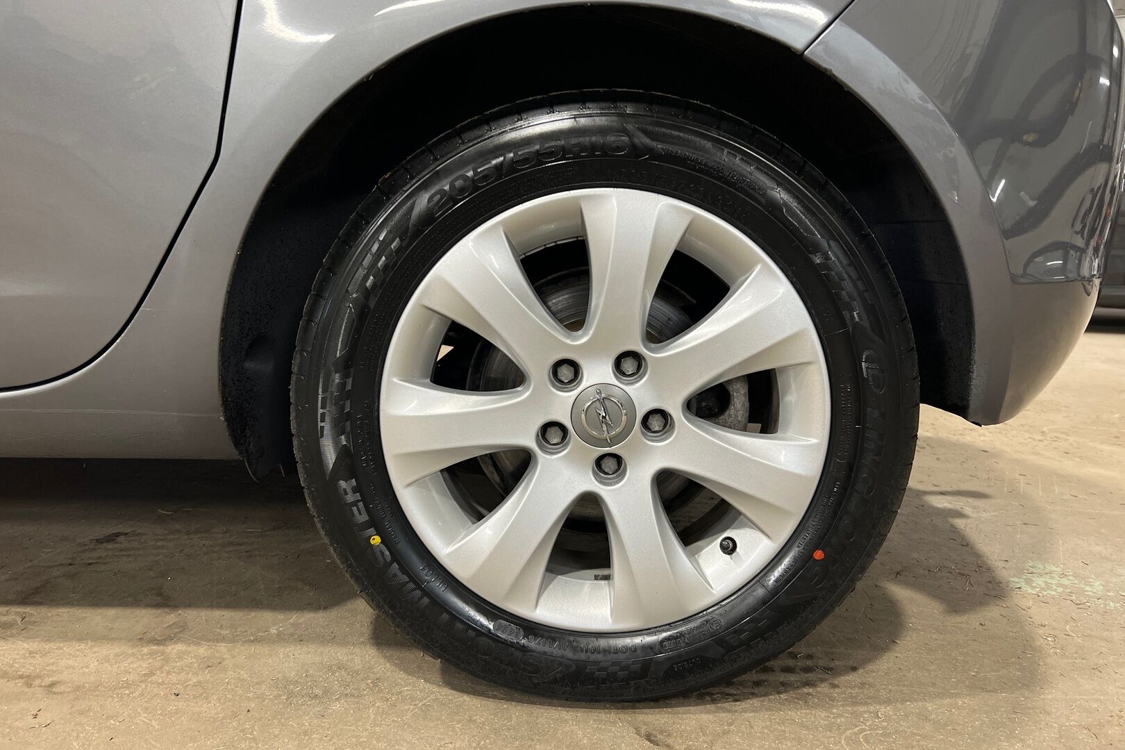 Opel Meriva iso kuva 11