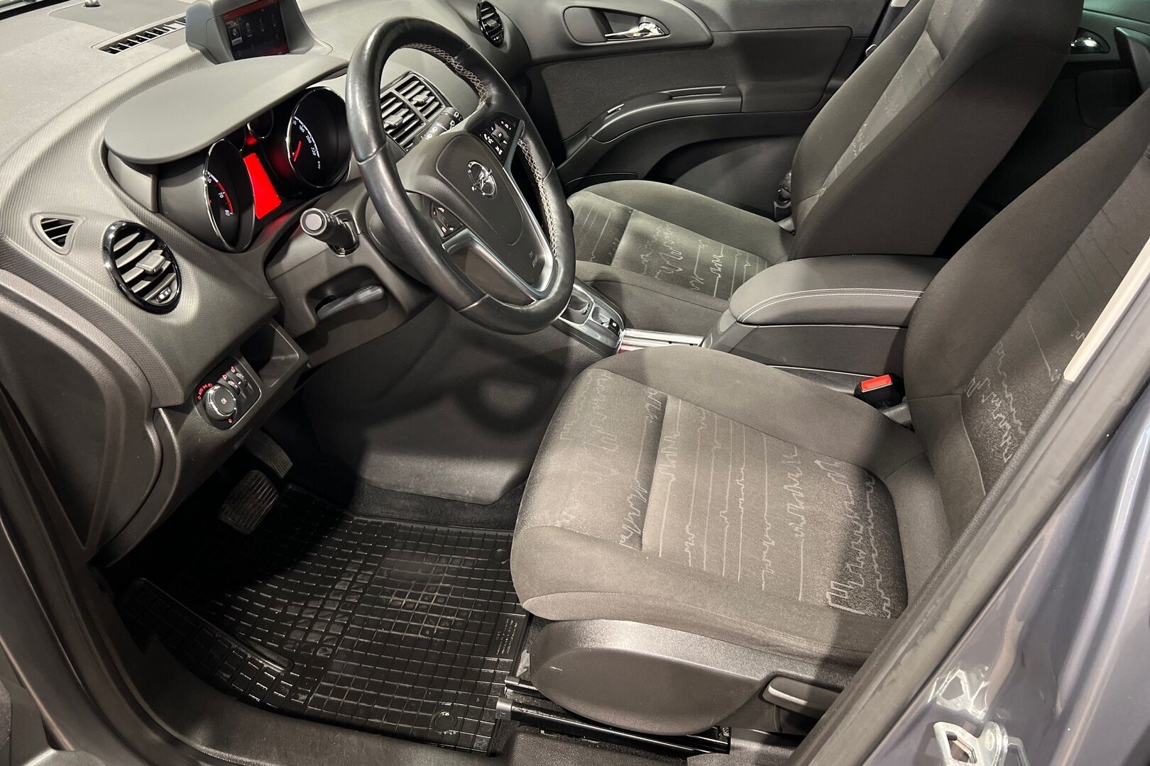 Opel Meriva iso kuva 7