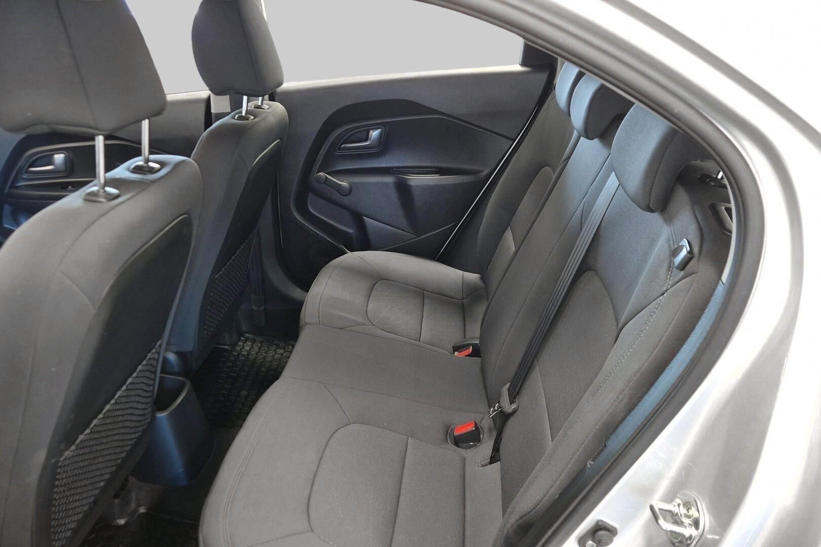 Kia Rio iso kuva 10